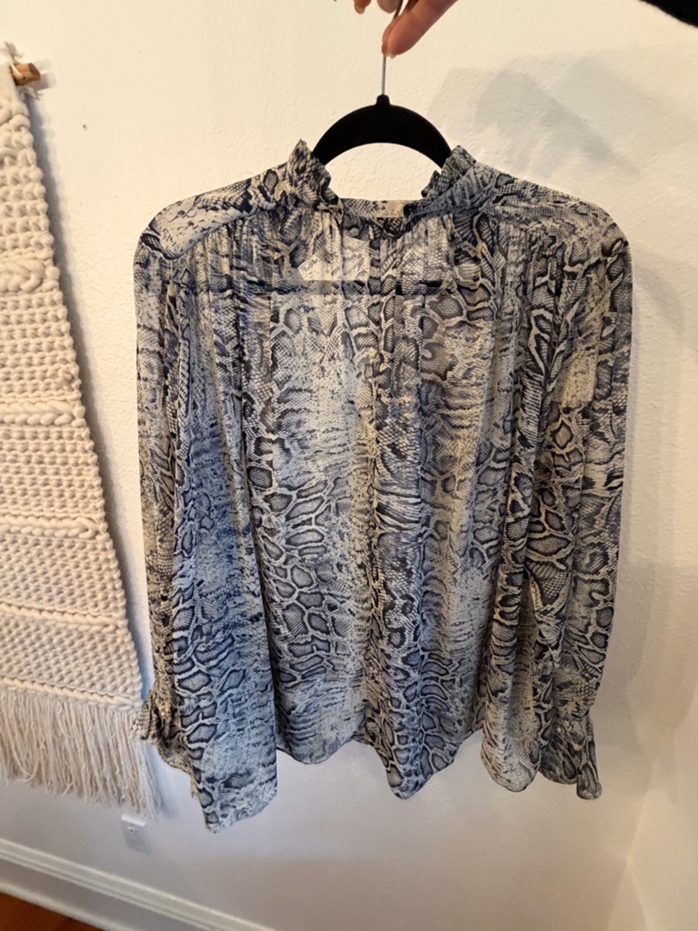 Zara blouse - Picture 2 of 4